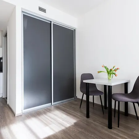 12 Min Centrum, 200mb Wifi, Onsite Supermarket * Prague