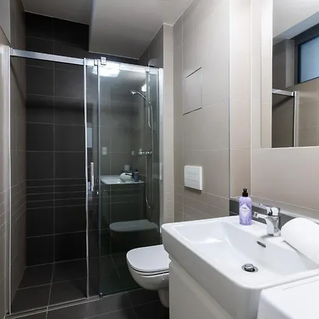 Apartman 12 Min Centrum, 200mb Wifi, Onsite Supermarket Prága