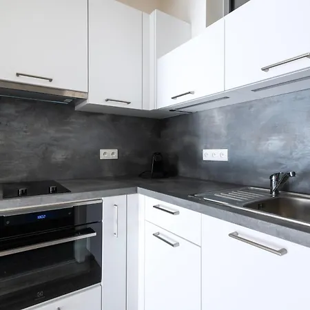 12 Min Centrum, 200mb Wifi, Onsite Supermarket