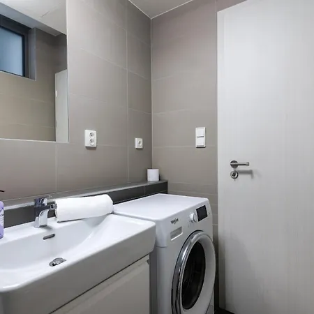 12 Min Centrum, 200mb Wifi, Onsite Supermarket Apartament